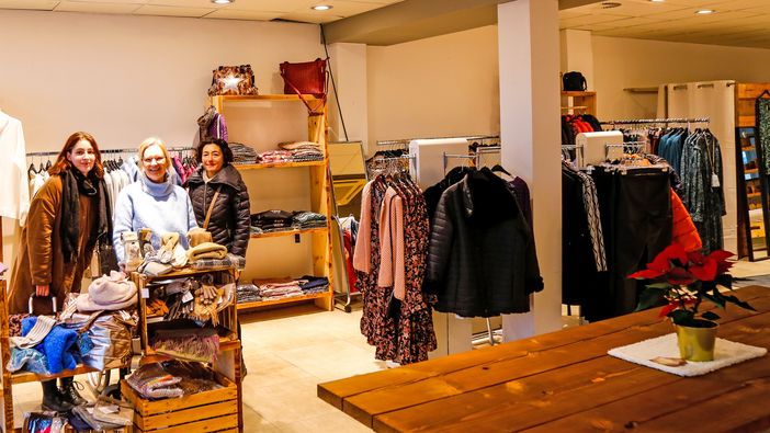 FrauenzimmeR im Laden auf Zeit